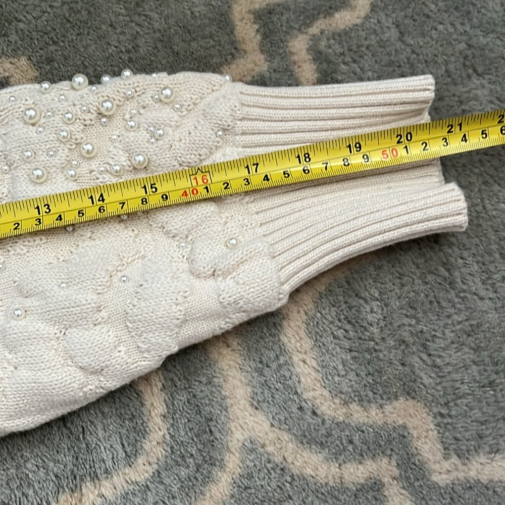 Zara Sweater Size Medium / Pearl Embellished - Picture 7 of 9
